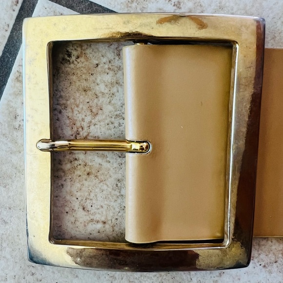 Croute de vachette vintage gorgeous beige camel leather belt -  gold buckle. - Picture 9 of 9